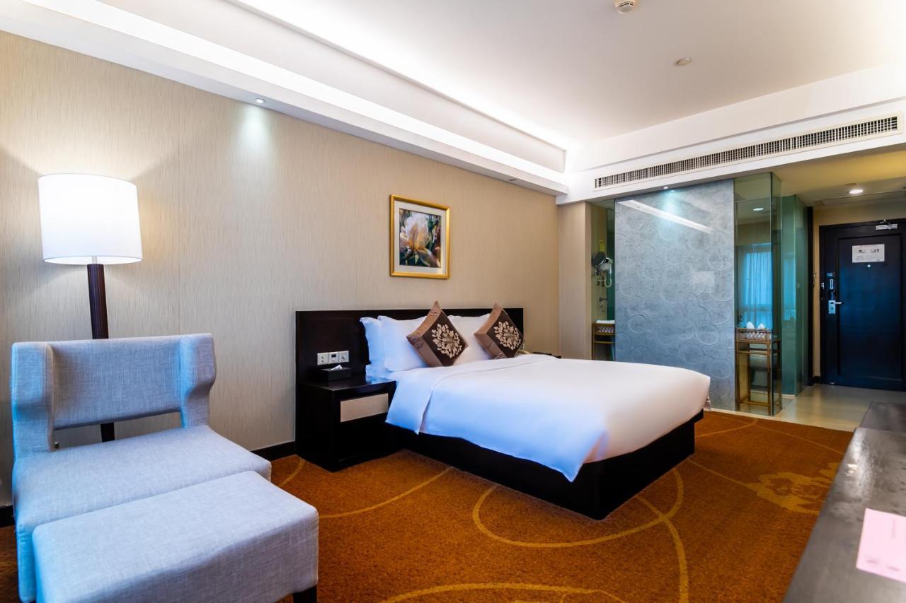 โรงแรมแลนด์มาร์ค อินเตอร์เนชั่นแนล โรงแรม